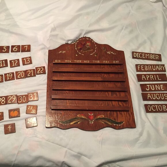 Vintage Tole Painted Perpetual Wooden WALL CALENDAR w/Holiday Tiles MISSING 2 - Picture 1 of 16